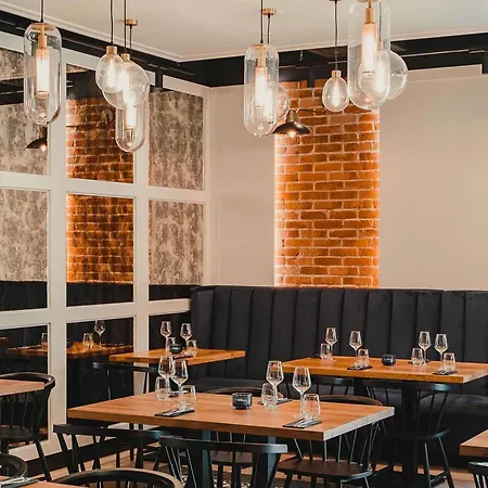 Mercure Fabryczna Hotel 4*