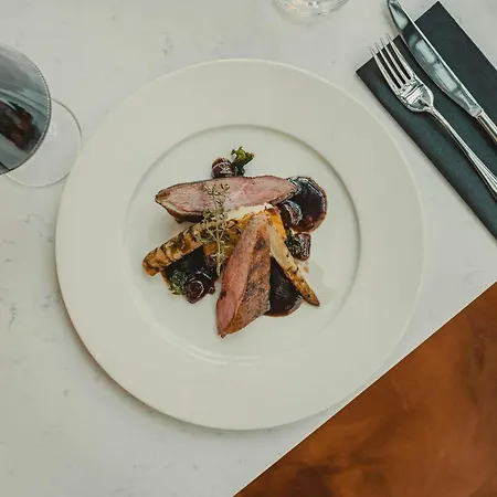 Mercure Fabryczna 4*