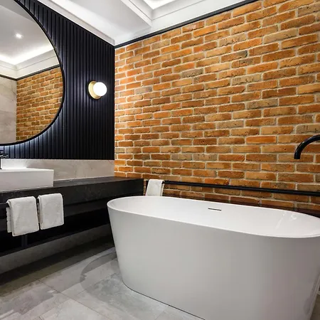 Mercure Fabryczna מלון 4*