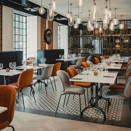Mercure Fabryczna 4*