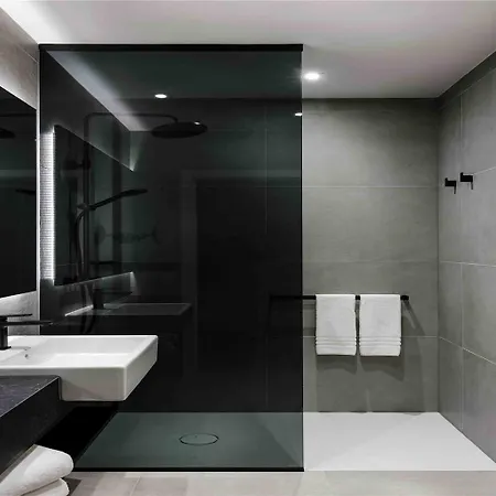 Mercure Fabryczna فندق 4*