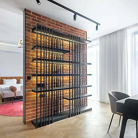 Mercure Fabryczna 4*